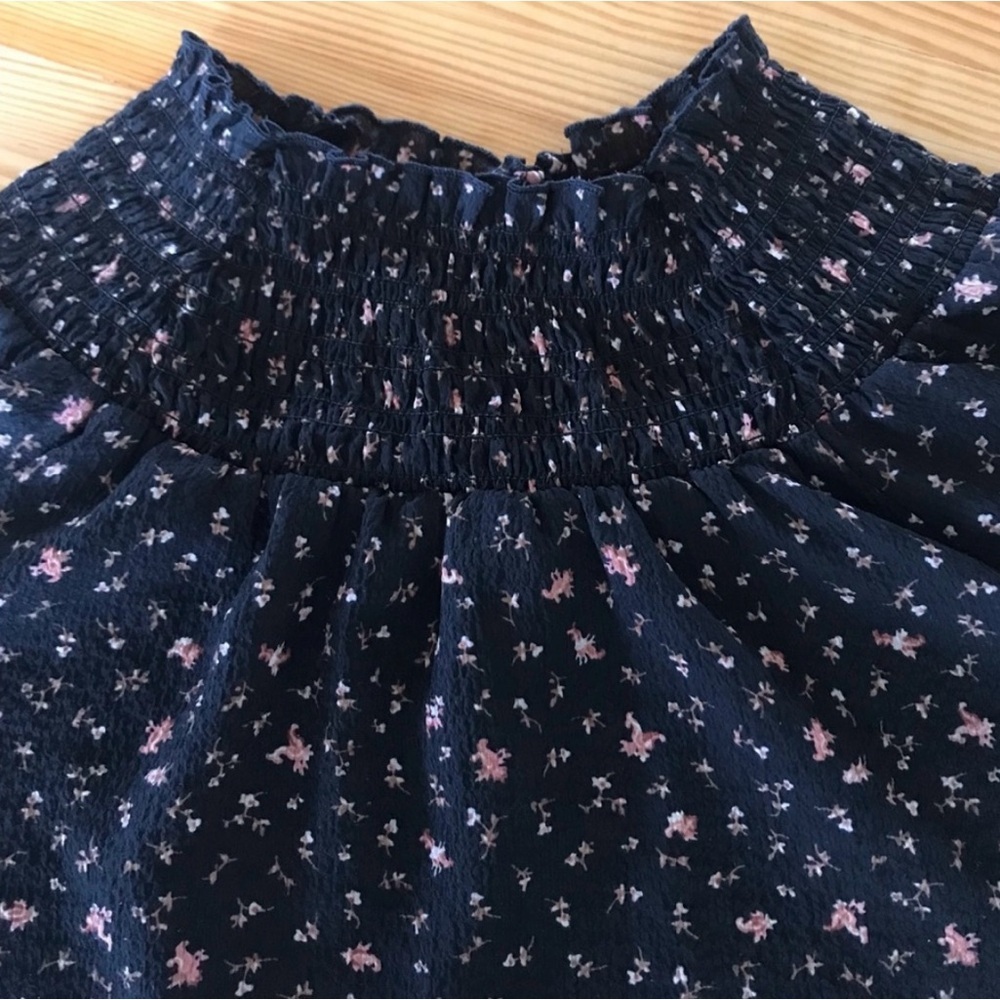 Madewell | Women’s black floral smocked mock neck/sleeve hem shirt size L - Picture 12 of 16